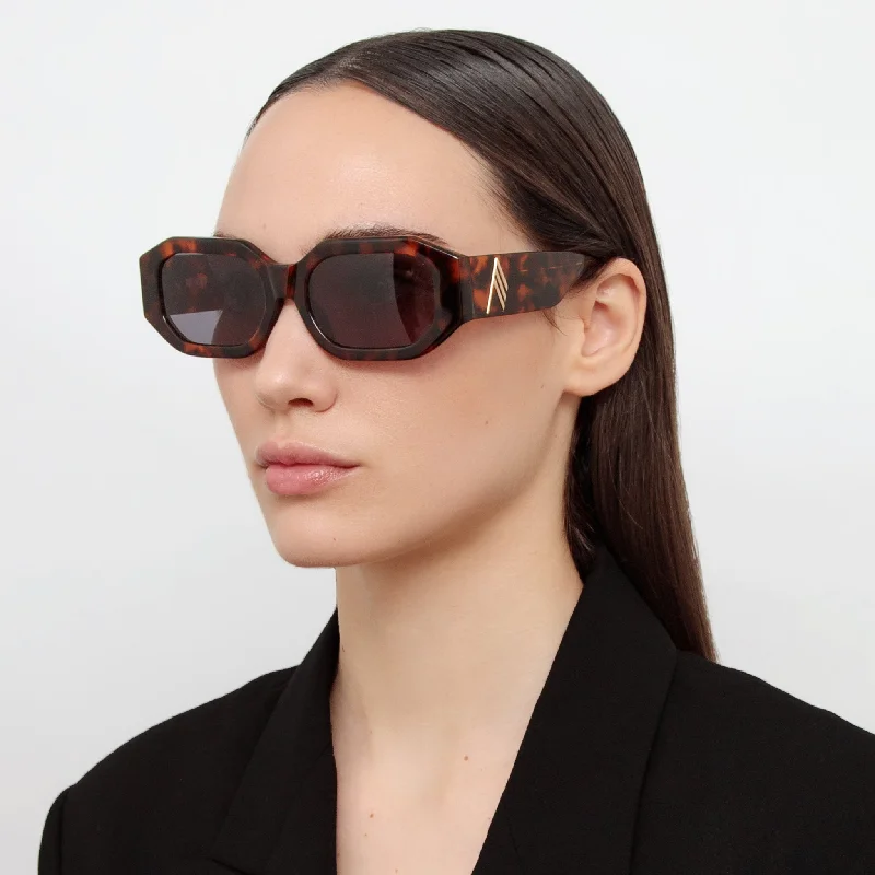 sunglasses square shape -Blake Angular Sunglasses in Tortoiseshell