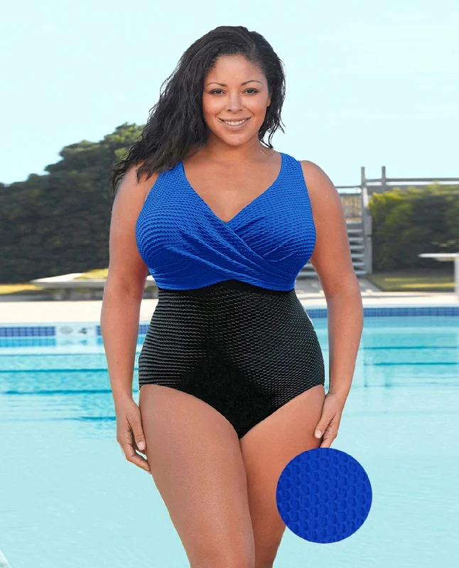 Women’s one-piece swimsuit teal -CHLORINE RESISTANT AQUAMORE COLOR BLOCK TEXTURED TWIST FRONT PLUS SIZE SWIMSUIT